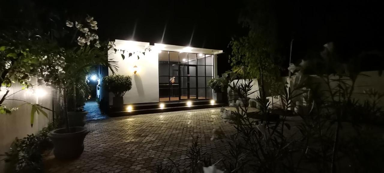 Endlessblue Resort Kalametiya ภายนอก รูปภาพ